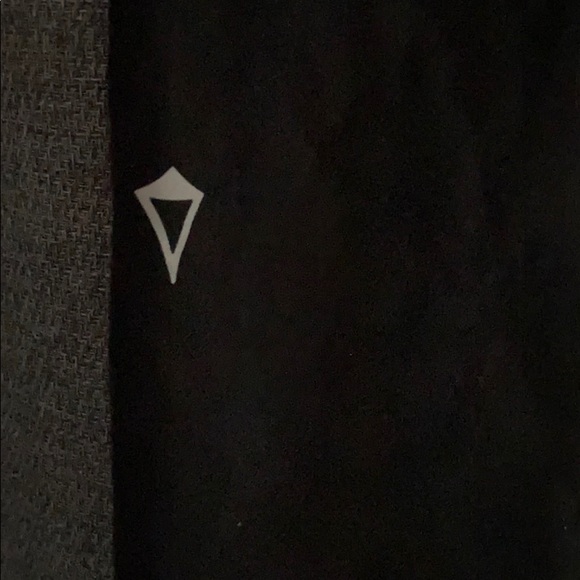 Ivivva crop☀️ - Picture 3 of 4